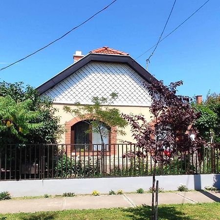 Bundik Vendeghaz Lägenhet Berettyóújfalu Exteriör bild