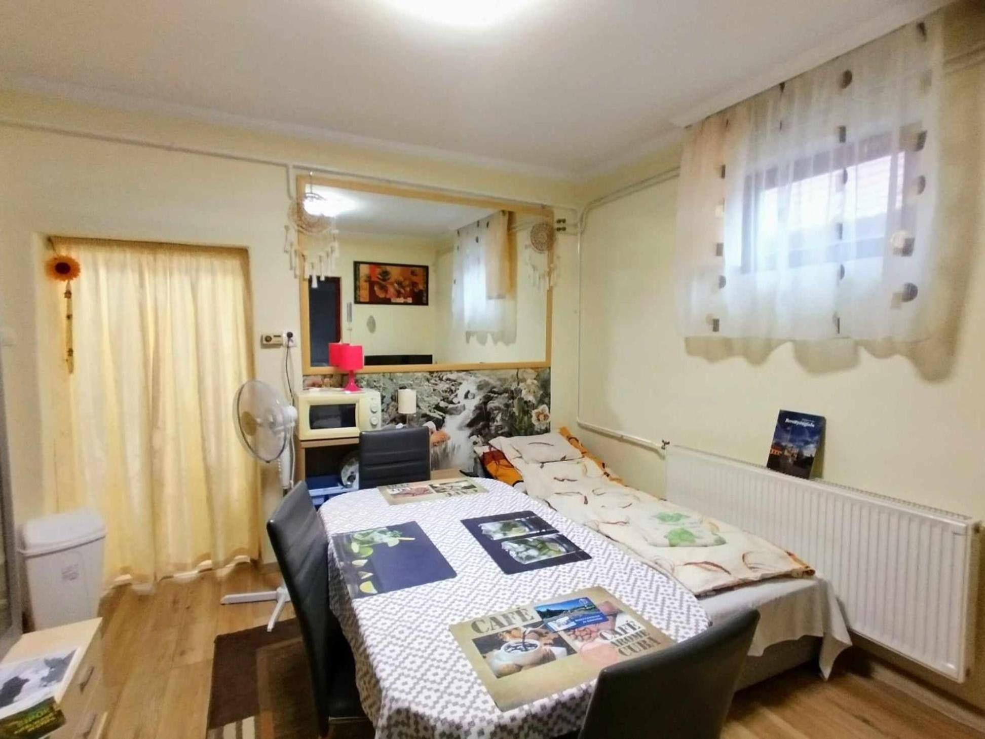 Bundik Vendeghaz Lägenhet Berettyóújfalu Exteriör bild