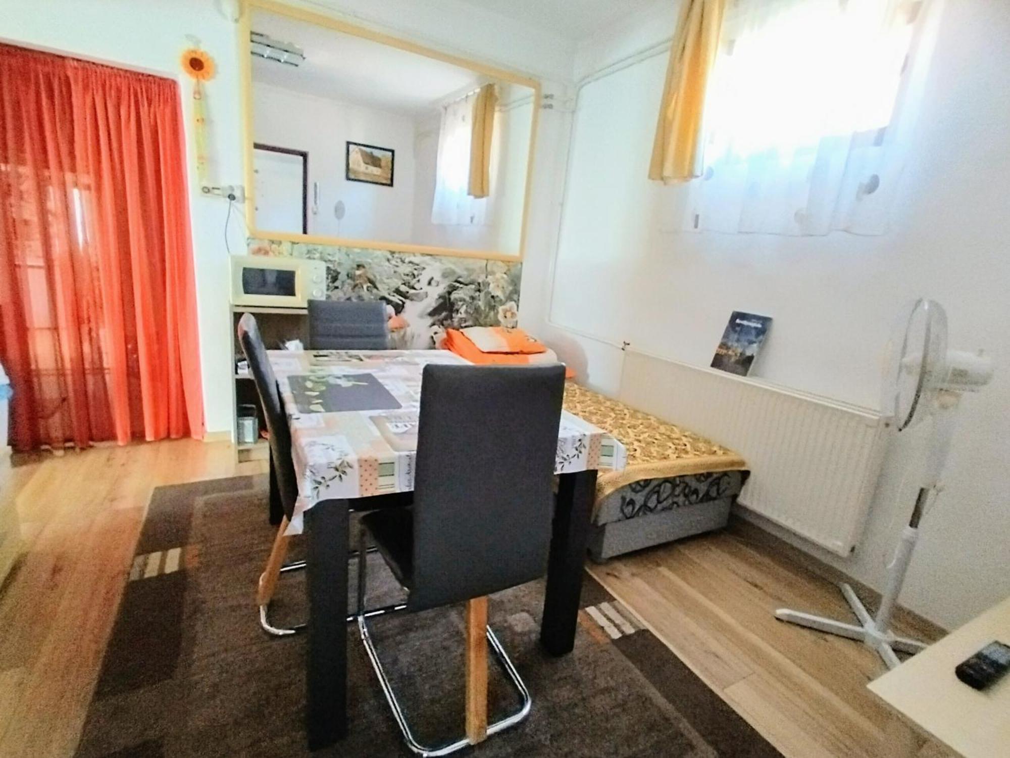Bundik Vendeghaz Lägenhet Berettyóújfalu Exteriör bild