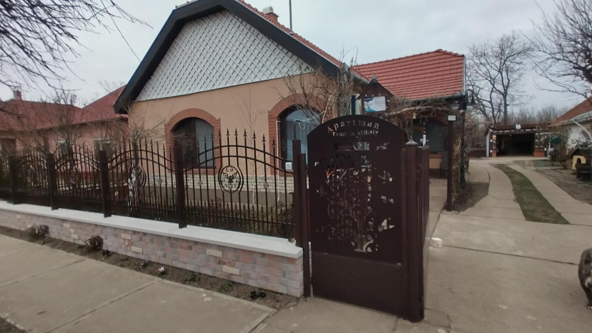 Bundik Vendeghaz Lägenhet Berettyóújfalu Exteriör bild